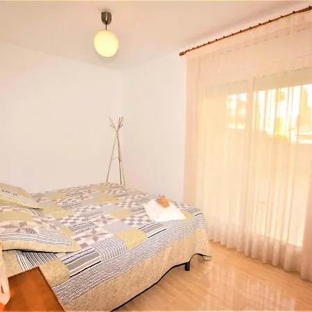Service - Papiol 1º 2ª Apartment